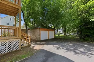 282 White St, Springfield, MA 01108 - Photo 2
