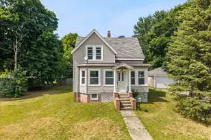 88 Cottage St, Mansfield, MA 02048 - Photo 4