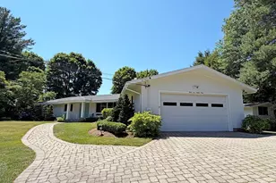 37 Stephen Pl, Newton, MA 02461 - Photo 2