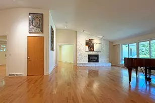 37 Stephen Pl, Newton, MA 02461 - Photo 10