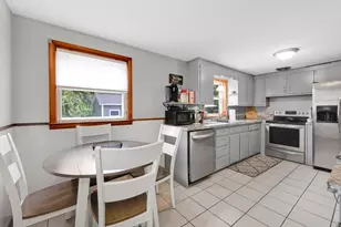 50 Hazen St, Springfield, MA 01119 - Photo 4