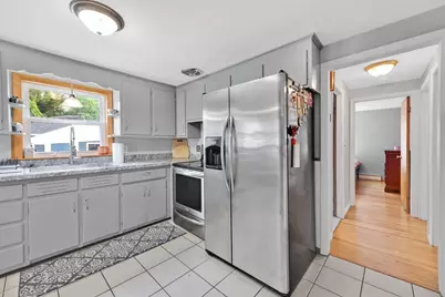50 Hazen St, Springfield, MA 01119 - Photo 8