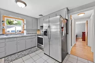 50 Hazen St, Springfield, MA 01119 - Photo 8