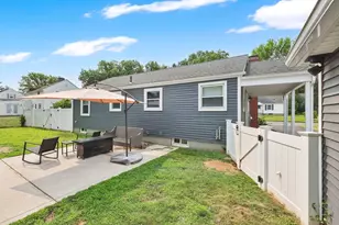 50 Hazen St, Springfield, MA 01119 - Photo 26
