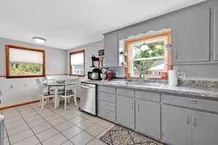 50 Hazen St, Springfield, MA 01119 - Photo 6