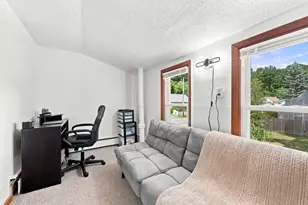 85 Brook St, Holyoke, MA 01040 - Photo 18