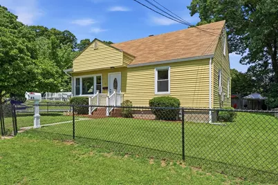 85 Brook St, Holyoke, MA 01040 - Photo 2