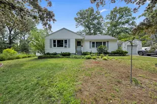 54 Colbert St, Leominster, MA 01453 - Photo 2