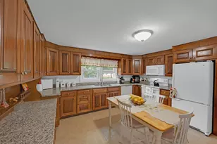 54 Colbert St, Leominster, MA 01453 - Photo 6