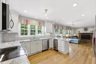 33 Kimberly Dr, South Hadley, MA 01075 - Photo 6