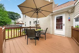 22 Evelyn St, New Bedford, MA 02745 - Photo 6