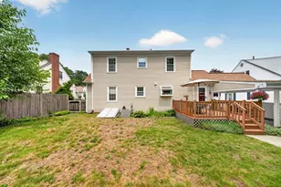 22 Evelyn St, New Bedford, MA 02745 - Photo 4