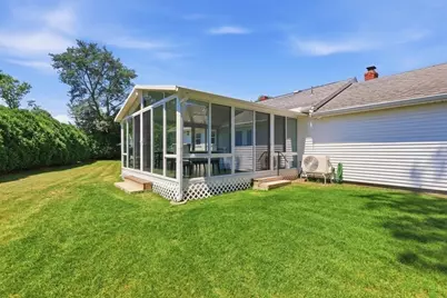 17 Green Dr, Dartmouth, MA 02747 - Photo 12