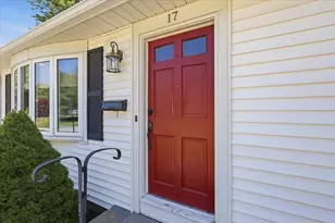 17 Green Dr, Dartmouth, MA 02747 - Photo 6
