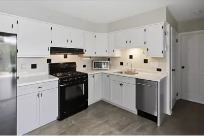 17 Green Dr, Dartmouth, MA 02747 - Photo 20