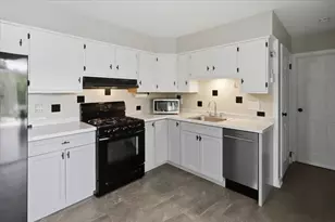 17 Green Dr, Dartmouth, MA 02747 - Photo 20