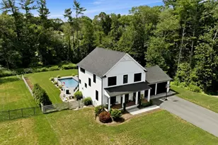 3 Trinity Cir, Bridgewater, MA 02324 - Photo 2