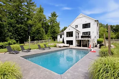 3 Trinity Cir, Bridgewater, MA 02324 - Photo 8