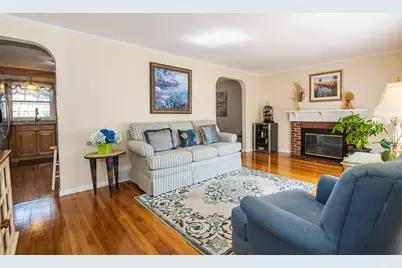 47 Sharon Rd, Hamilton, MA 01982 - Photo 6