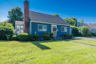 379 Roosevelt Ave, Springfield, MA 01118 - Photo 2