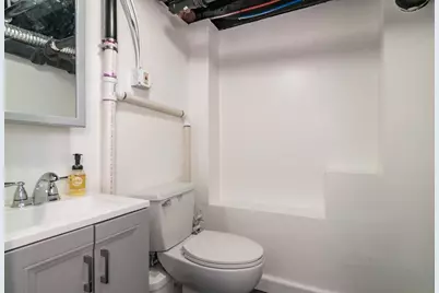 379 Roosevelt Ave, Springfield, MA 01118 - Photo 30