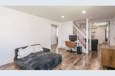379 Roosevelt Ave, Springfield, MA 01118 - Photo 16