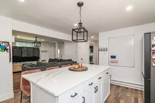 379 Roosevelt Ave, Springfield, MA 01118 - Photo 10