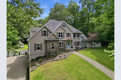 4 Iroquois Ln, Wilbraham, MA 01095 - Photo 1