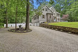4 Iroquois Ln, Wilbraham, MA 01095 - Photo 6