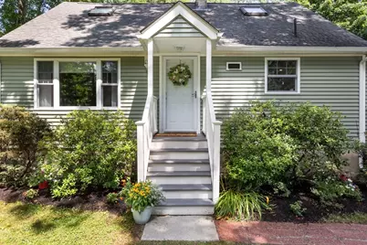 314 Pleasant St, Franklin, MA 02038 - Photo 2