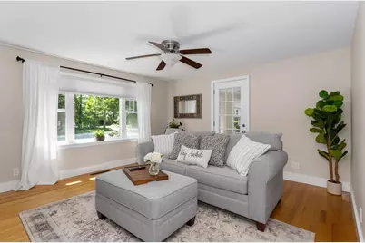 314 Pleasant St, Franklin, MA 02038 - Photo 8