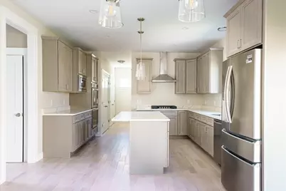 121 Valerie Run, Northbridge, MA 01534 - Photo 6