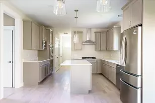 121 Valerie Run, Northbridge, MA 01534 - Photo 6