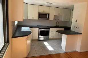 39 Pebble Pl, Malden, MA 02148 - Photo 4