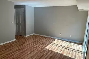 39 Pebble Pl, Malden, MA 02148 - Photo 10