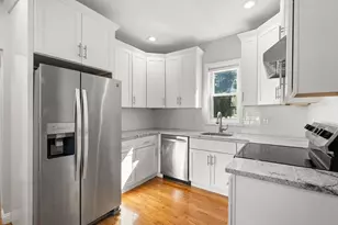334 E Squantum St, Quincy, MA 02171 - Photo 16