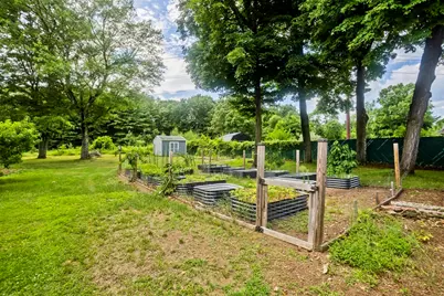 82 Montgomery St, Westfield, MA 01085 - Photo 14