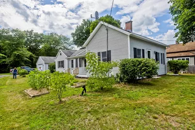 82 Montgomery St, Westfield, MA 01085 - Photo 2