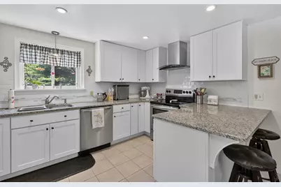 1229 American Legion Hwy, Westport, MA 02790 - Photo 12