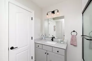 498 Sumner St, Boston, MA 02128 - Photo 20