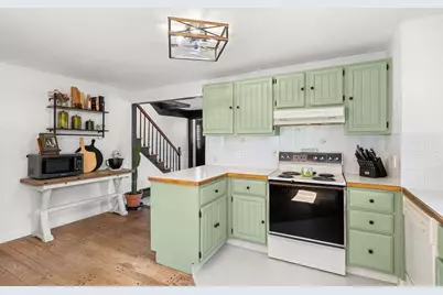 102 Manzanetta Ave, Weymouth, MA 02188 - Photo 14