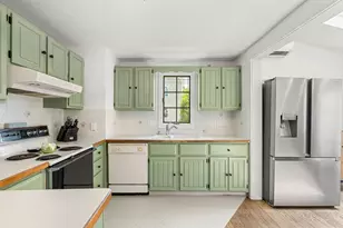 102 Manzanetta Ave, Weymouth, MA 02188 - Photo 16