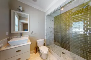 721 E 6th St, Boston, MA 02127 - Photo 14