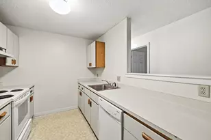 23 Randolph Pl, Northampton, MA 01060 - Photo 2