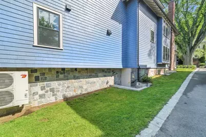 197 Winchester St #197, Brookline, MA 02446 - Photo 38
