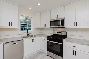 1346 Newport Ave, Attleboro, MA 02703 - Photo 6