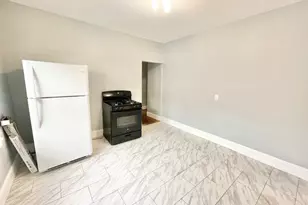 37 Hamilton St, Everett, MA 02149 - Photo 14