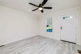 1346 Newport Ave, Attleboro, MA 02703 - Photo 12