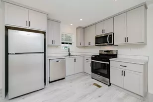 1346 Newport Ave, Attleboro, MA 02703 - Photo 8