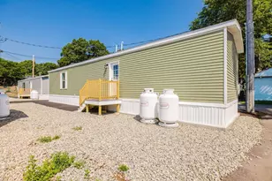 1346 Newport Ave, Attleboro, MA 02703 - Photo 26